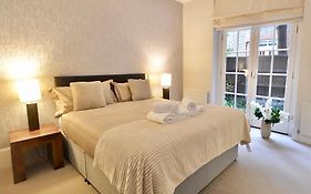 Kensington Apartment, Breakfast, 2 Baths